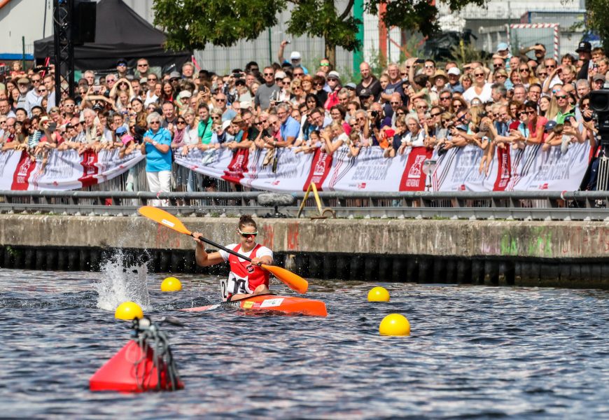 Zwei knappe Finalläufe sowie zwei Kenterungen am 2. Finaltag bei der Parallelsprint DM in Berlin
