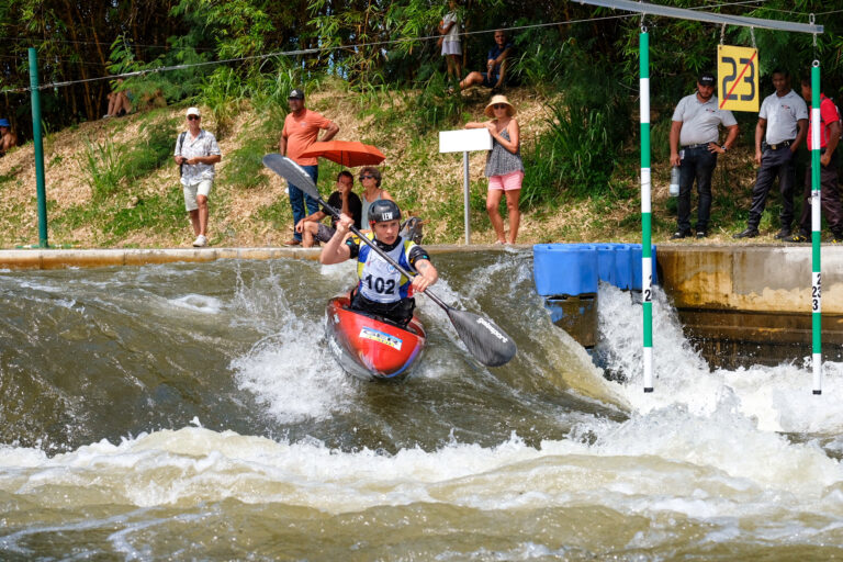Elena Lilik siegt im K1 und C1