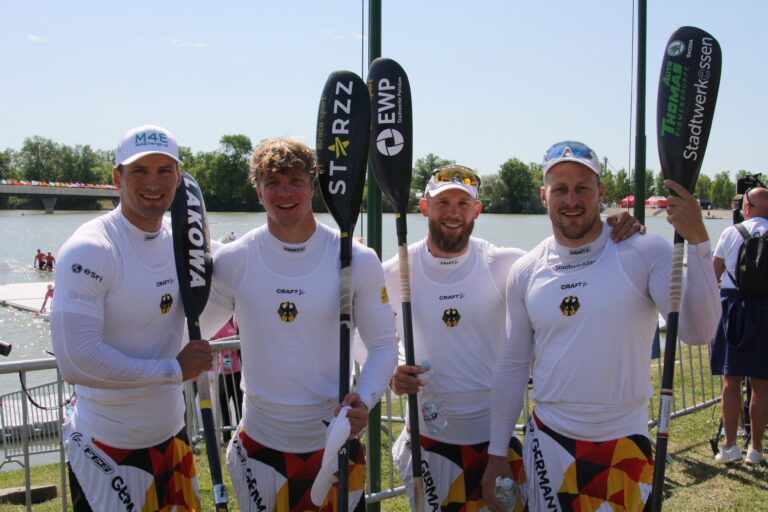 Vierer holen Gold beim Weltcup-Start
