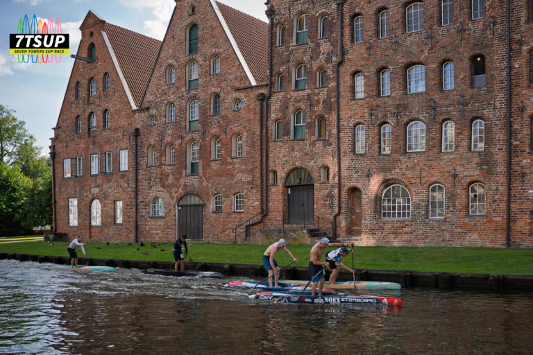 Stand Up Paddler beim 7TSUP 2025. (Quelle: BJÖRK MOVIES)