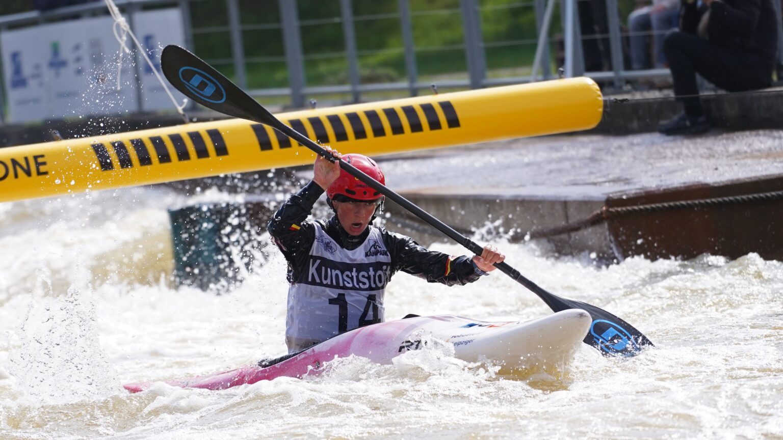 Andrea Herzog im Kajak-Cross bei der WM-Qualifikation in Markkleeberg