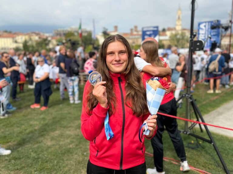 Kanu-Slalom-EM in Ivrea: Emily Apel holt Bronze im Kajak